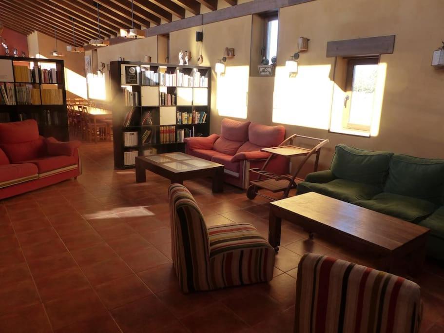 Hotel Albergue Bioclimatico Sabinares Del Arlanza Пуэнтедура Экстерьер фото